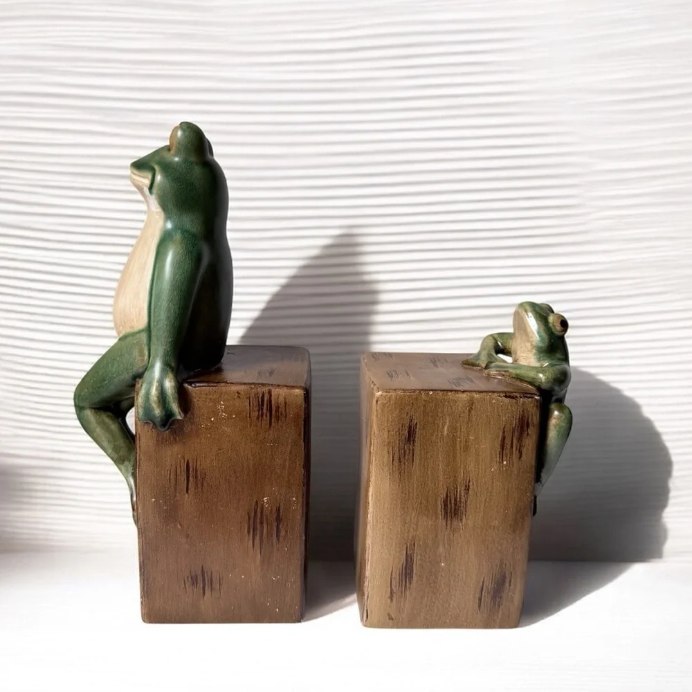 Charming Frog Bookends - Green and Brown